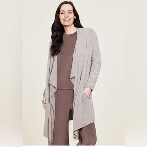 Barefoot Dreams CozyChic Lite Island Wrap in Heathered Brown/White.